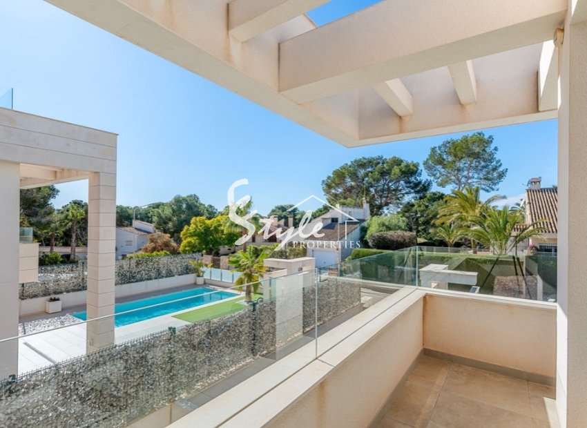 Resale - Villa - Orihuela Costa  - Villamartin