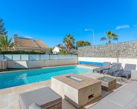 Resale - Villa - Orihuela Costa  - Villamartin