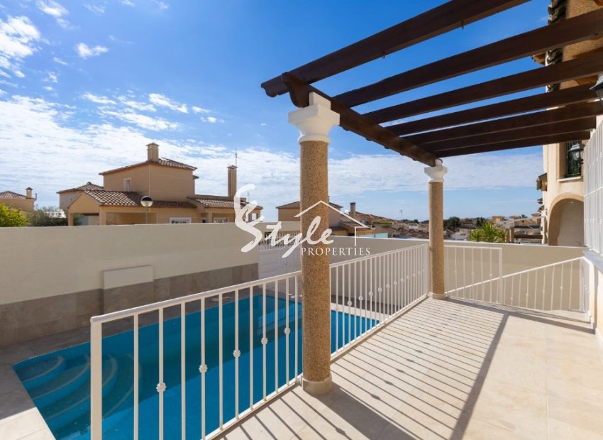 Resale - Villa - Orihuela Costa  - Villamartin