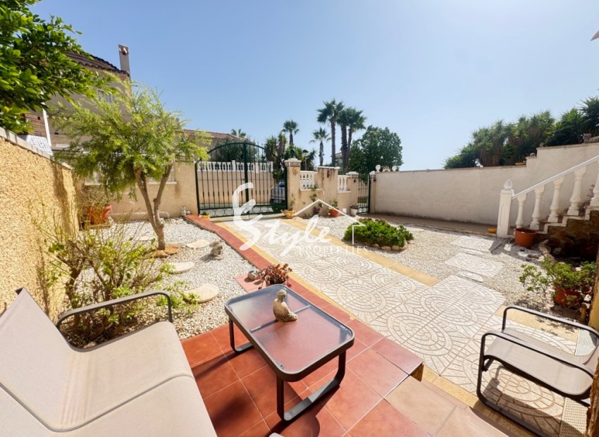 Resale - Villa - Orihuela Costa  - Villamartin