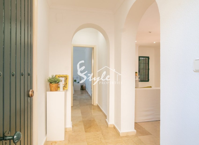 Resale - Villa - Orihuela Costa  - Villamartin