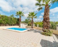 Resale - Villa - Orihuela Costa  - Villamartin