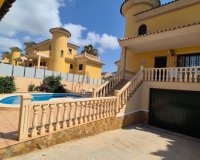 Resale - Villa - Orihuela Costa  - Villamartin