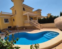 Resale - Villa - Orihuela Costa  - Villamartin