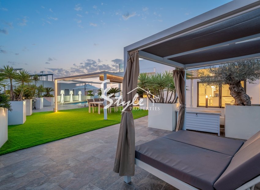 Resale - Villa - Orihuela Costa  - Villamartin