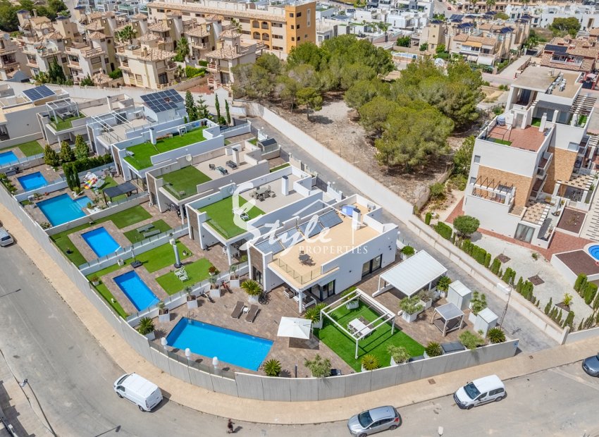 Resale - Villa - Orihuela Costa  - Villamartin