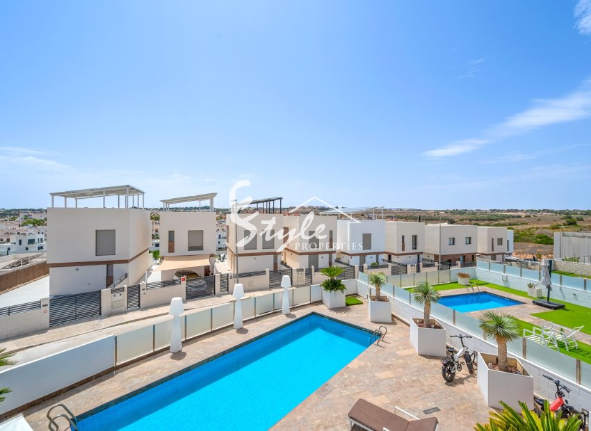 Resale - Villa - Orihuela Costa  - Villamartin