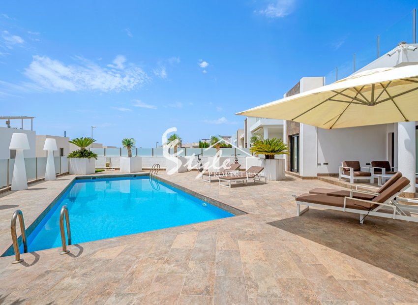 Resale - Villa - Orihuela Costa  - Villamartin