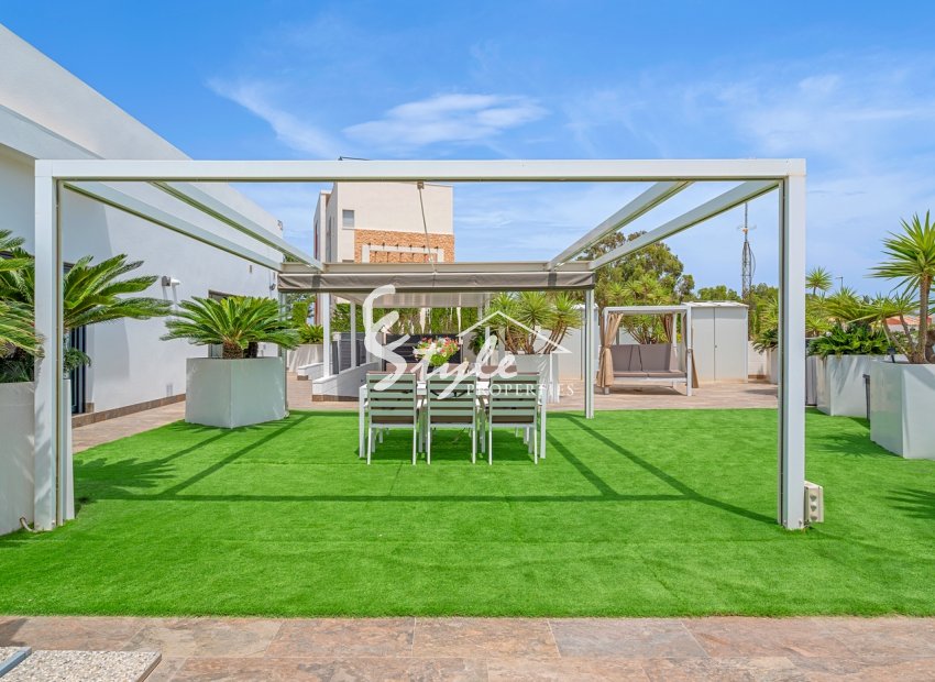 Resale - Villa - Orihuela Costa  - Villamartin