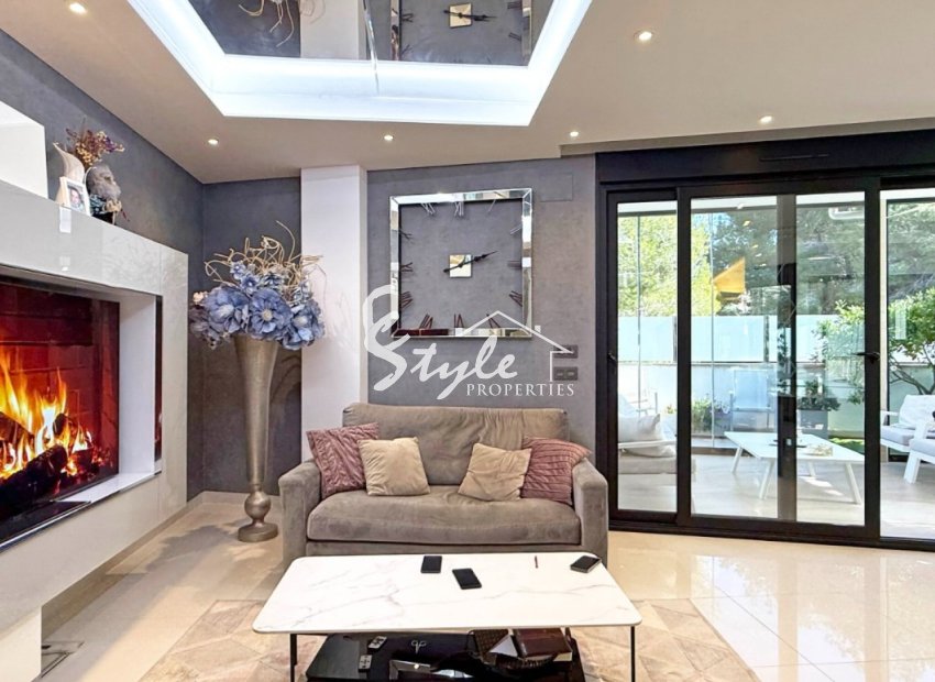 Resale - Villa - Orihuela Costa  - Villamartin