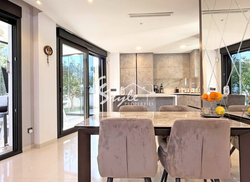 Resale - Villa - Orihuela Costa  - Villamartin