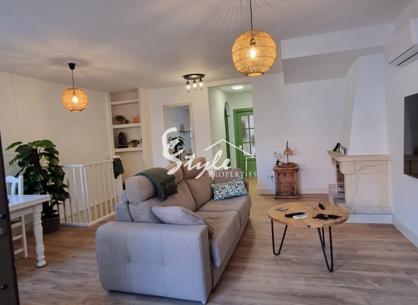 Resale - Villa - Orihuela Costa  - Villamartin