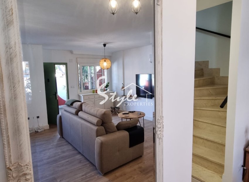 Resale - Villa - Orihuela Costa  - Villamartin