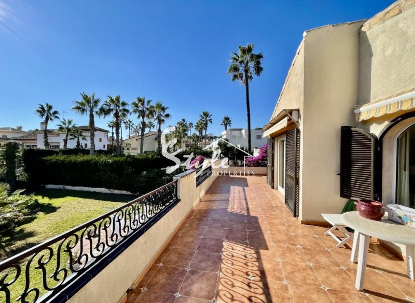 Resale - Villa - Orihuela Costa  - Villamartin