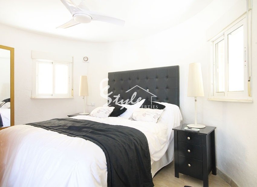 Resale - Villa - Orihuela-Costa - Villamartin