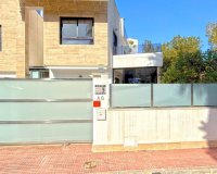 Resale - Villa - Orihuela-Costa - Villamartin