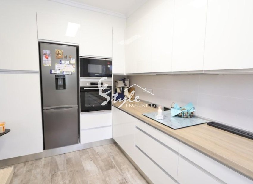 Resale - Villa - Orihuela-Costa - Villamartin