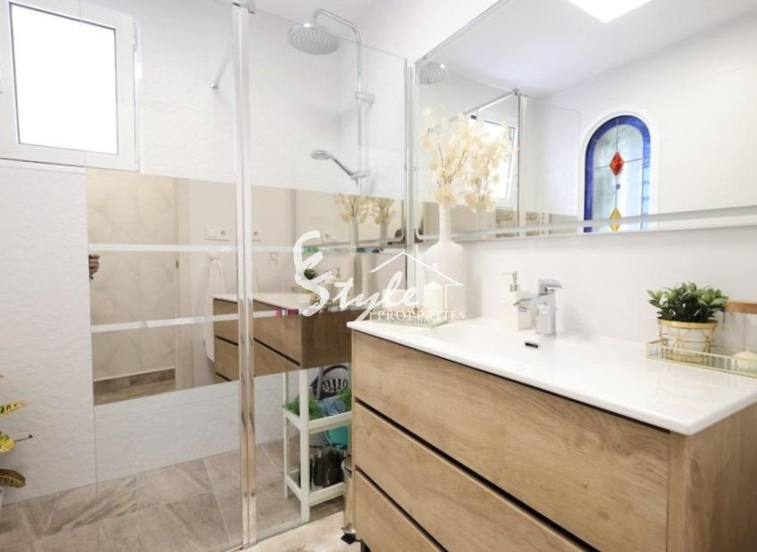 Resale - Villa - Orihuela-Costa - Villamartin