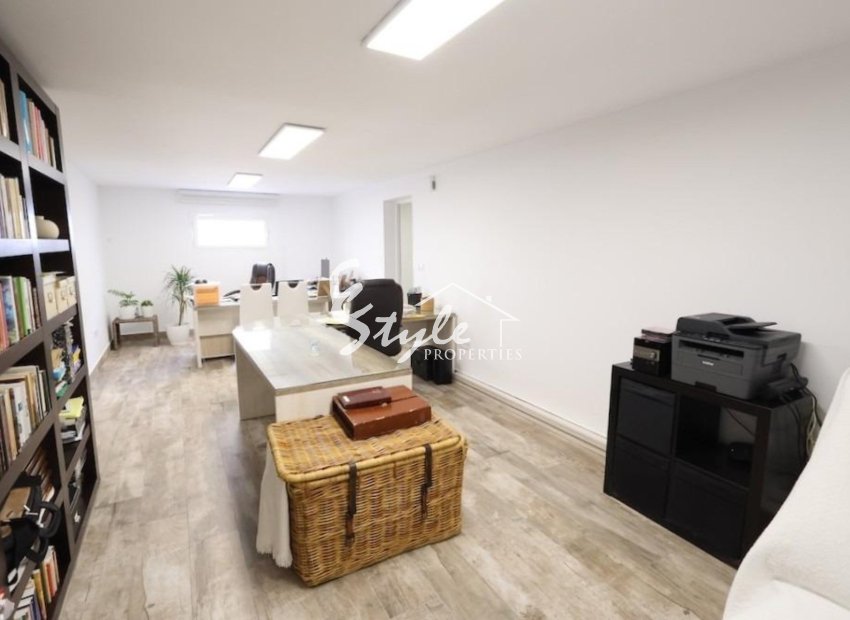 Resale - Villa - Orihuela-Costa - Villamartin