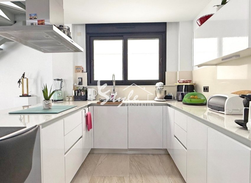 Resale - Villa - Orihuela-Costa - Villamartin