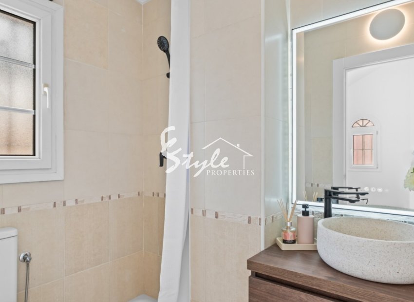 Resale - Villa - Orihuela-Costa - Villamartin
