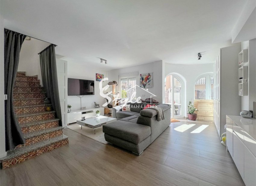 Resale - Villa - Orihuela-Costa - Villamartin