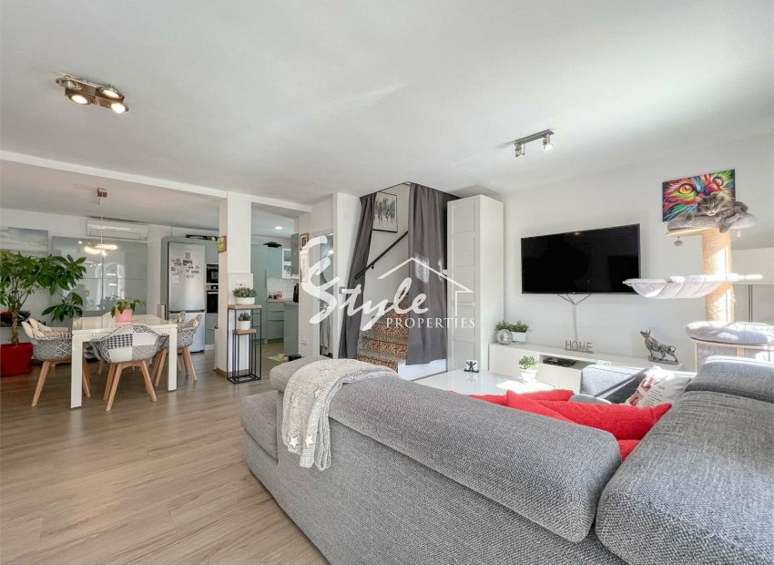 Resale - Villa - Orihuela-Costa - Villamartin