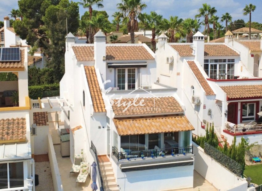 Resale - Villa - Orihuela-Costa - Villamartin