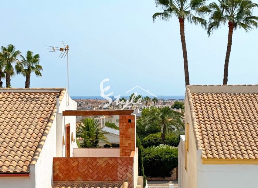 Resale - Villa - Orihuela-Costa - Villamartin