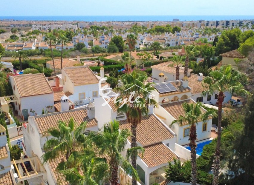 Resale - Villa - Orihuela-Costa - Villamartin