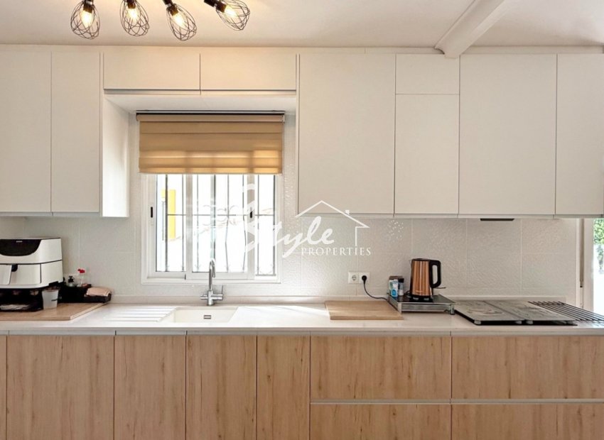 Resale - Villa - Orihuela-Costa - Villamartin