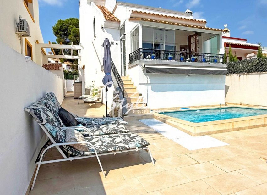 Resale - Villa - Orihuela-Costa - Villamartin