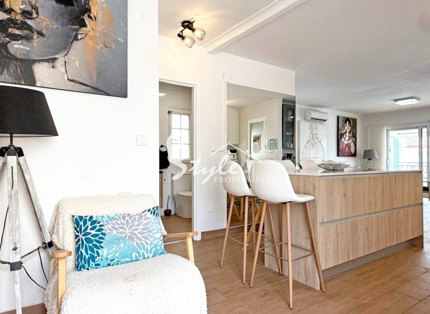 Resale - Villa - Orihuela-Costa - Villamartin
