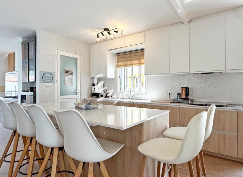 Resale - Villa - Orihuela-Costa - Villamartin