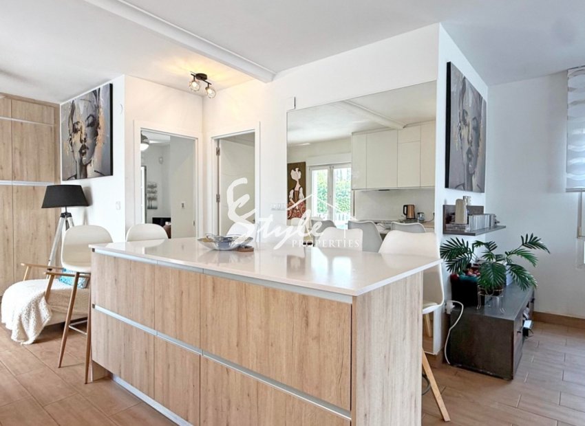 Resale - Villa - Orihuela-Costa - Villamartin