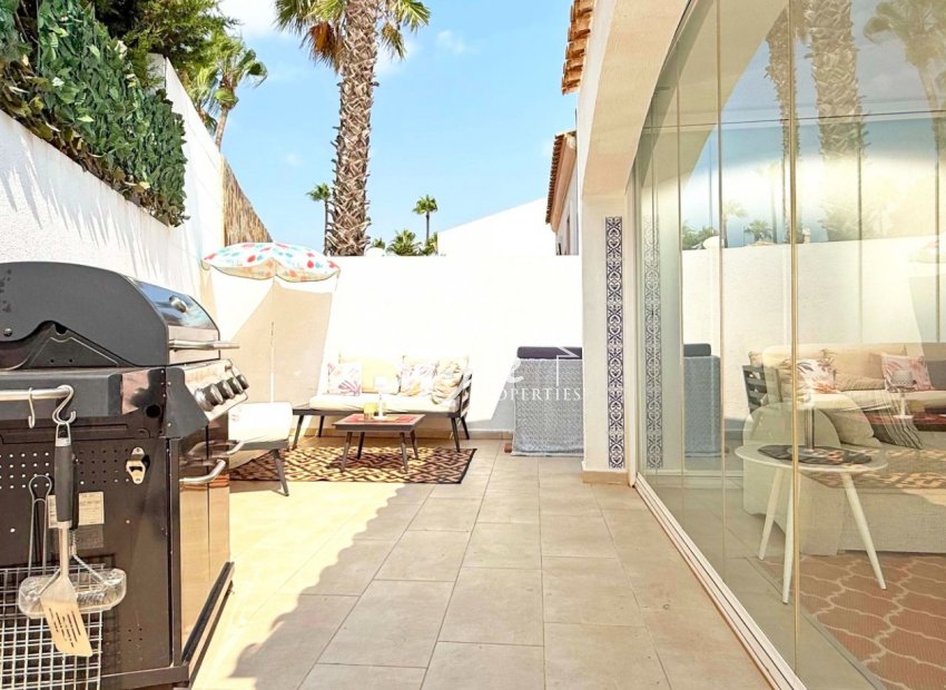Resale - Villa - Orihuela-Costa - Villamartin