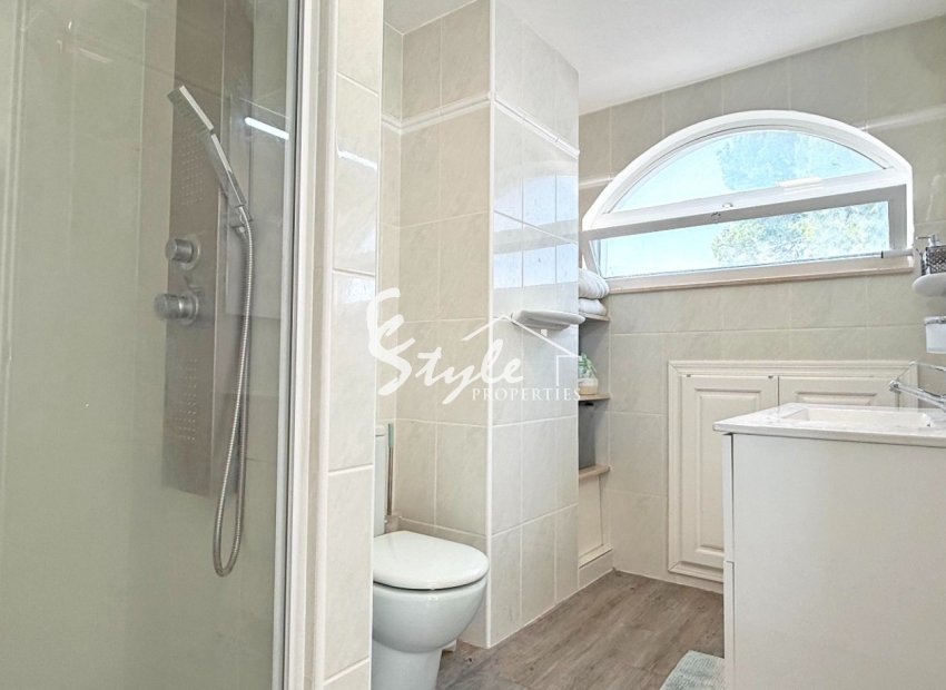 Resale - Villa - Orihuela-Costa - Villamartin