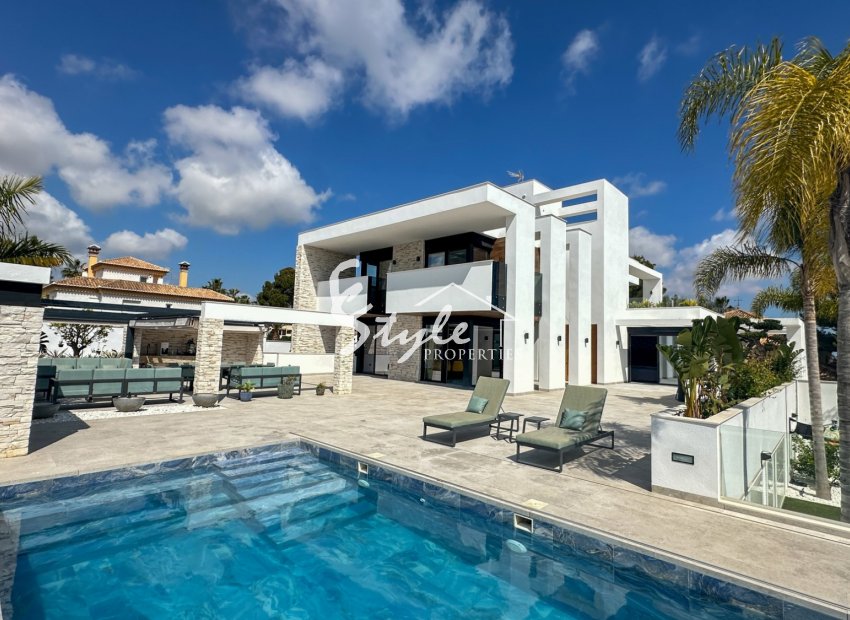 Resale - Villa - Orihuela-Costa - Villamartin