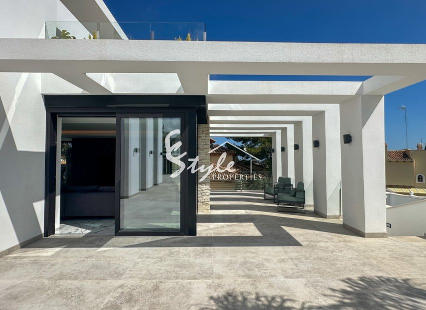 Resale - Villa - Orihuela-Costa - Villamartin