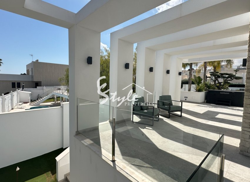 Resale - Villa - Orihuela-Costa - Villamartin