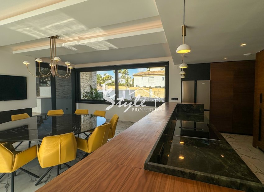 Resale - Villa - Orihuela-Costa - Villamartin