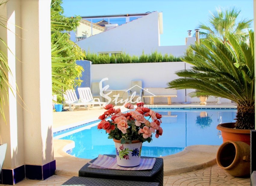 Resale - Villa - Orihuela-Costa - Villamartin