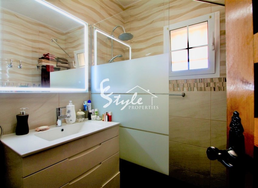 Resale - Villa - Orihuela-Costa - Villamartin