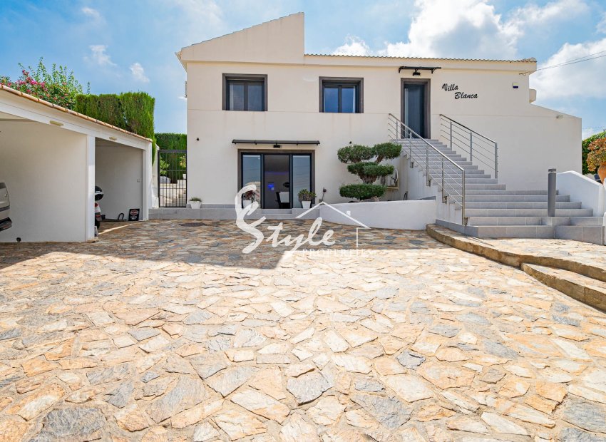 Resale - Villa - Orihuela-Costa - Villamartin