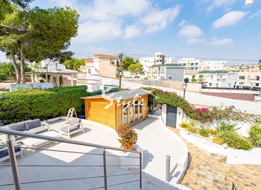 Resale - Villa - Orihuela-Costa - Villamartin