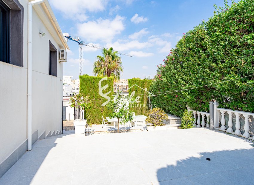 Resale - Villa - Orihuela-Costa - Villamartin