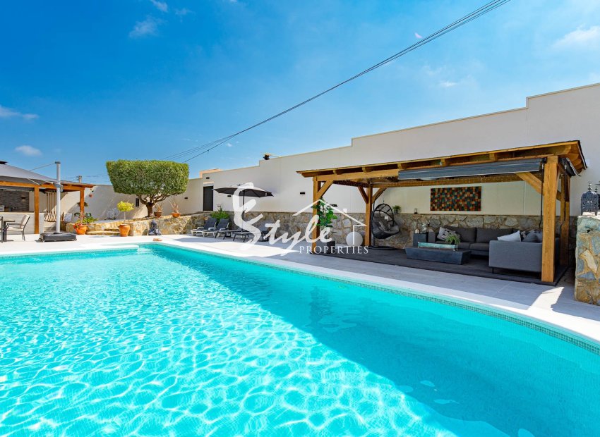 Resale - Villa - Orihuela-Costa - Villamartin