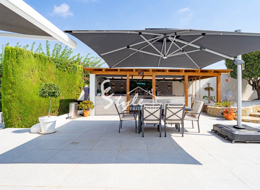 Resale - Villa - Orihuela-Costa - Villamartin
