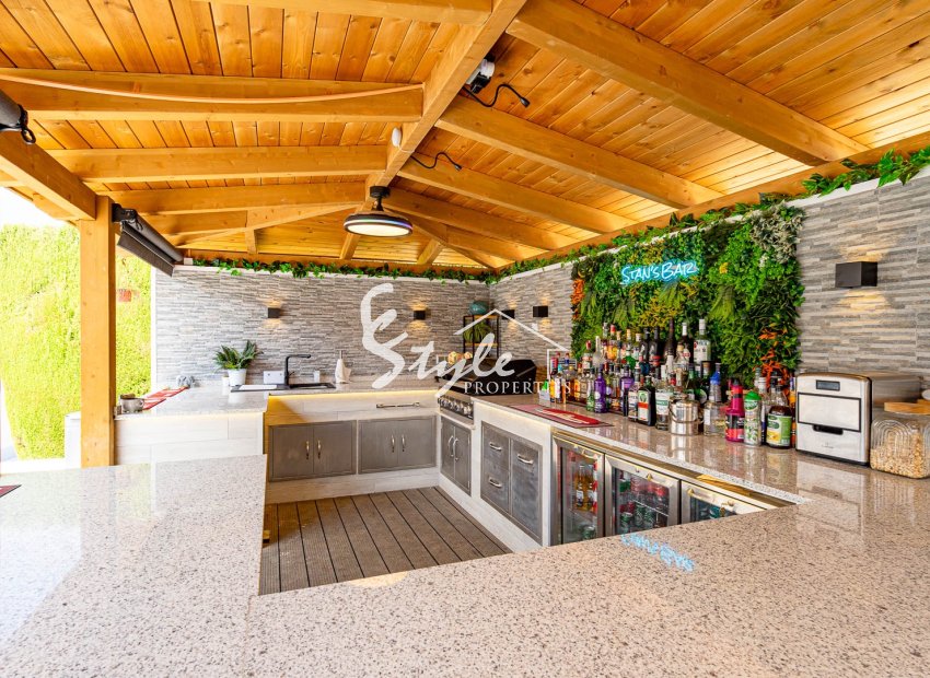 Resale - Villa - Orihuela-Costa - Villamartin
