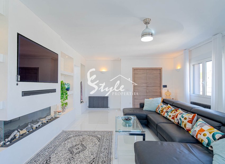 Resale - Villa - Orihuela-Costa - Villamartin